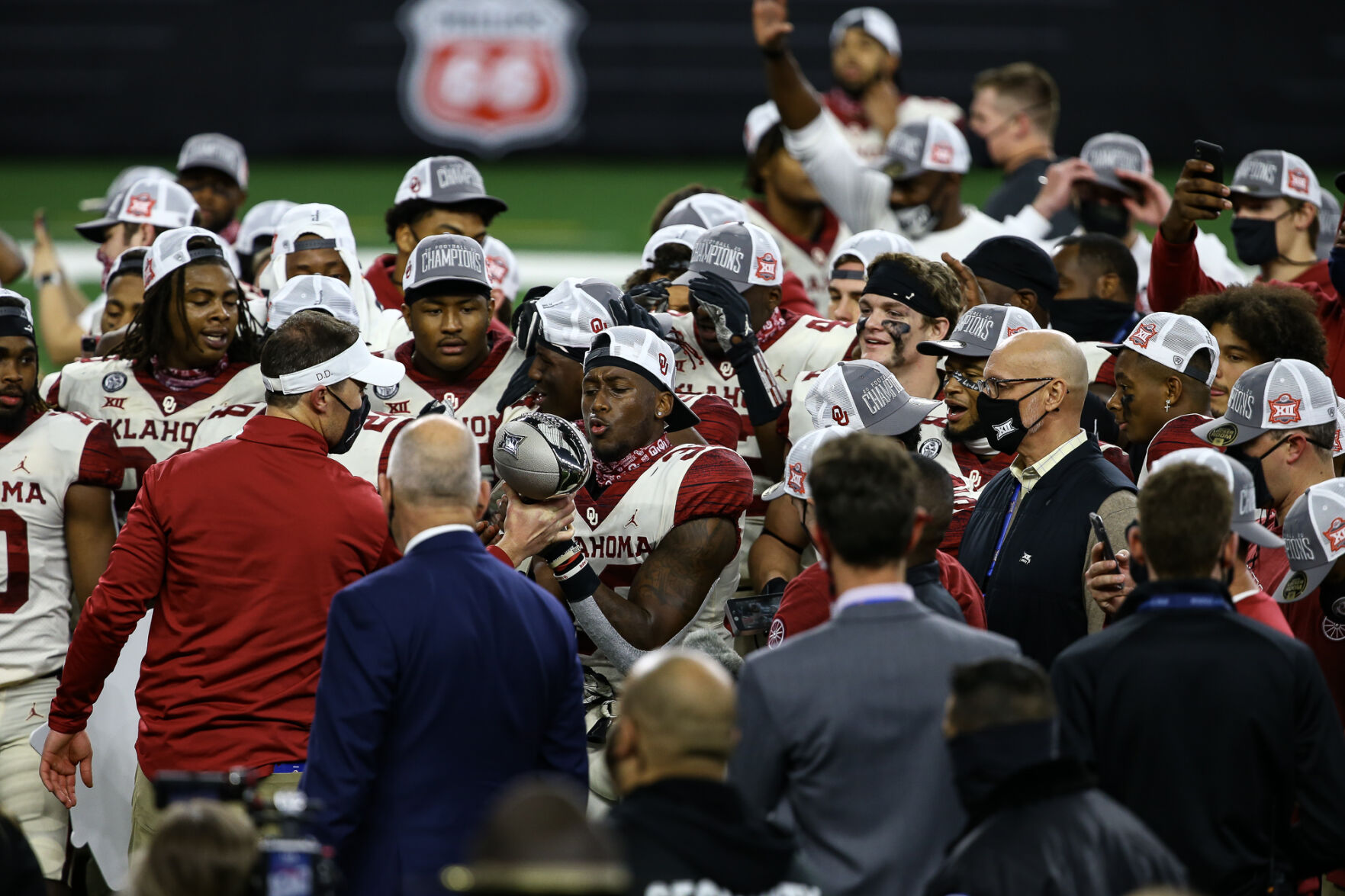 Sooners celebrate